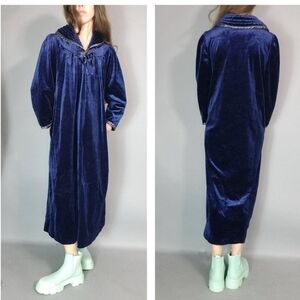 🎈Sale! Vintage 90s Robe Midnight Blue Velvet s m